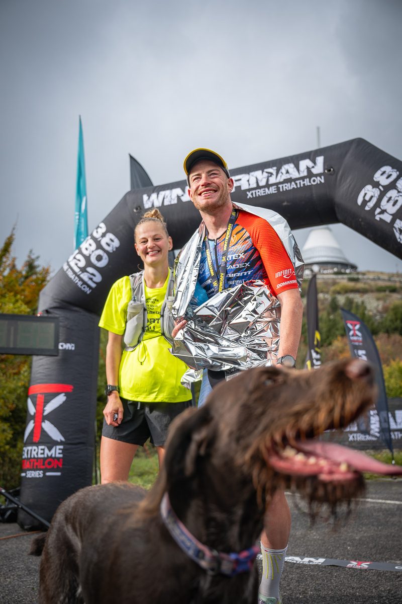 Pavel Wohl v cíli Winterman Czech Xtreme Triathlon 2026